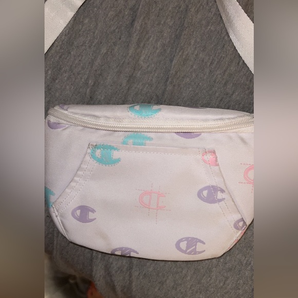 Champion Girls Logo Waist Sling Fanny Pack - Picture 2 of 8